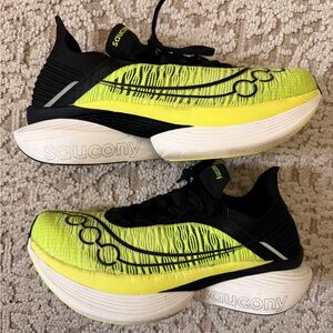 Saucony endorphin elite 2 Vibrant Yellow and Black